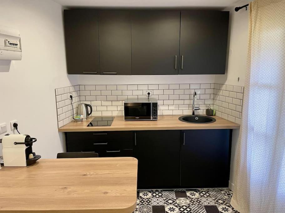 Le Moulin 2 - Appartement Arenes Romaines- Beziers Gare - Wifi- Tv Connecte Buitenkant foto